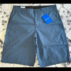 New Columbia {Washed Out} Flat Front Sportswear Shorts Men’s size 30 Chino style